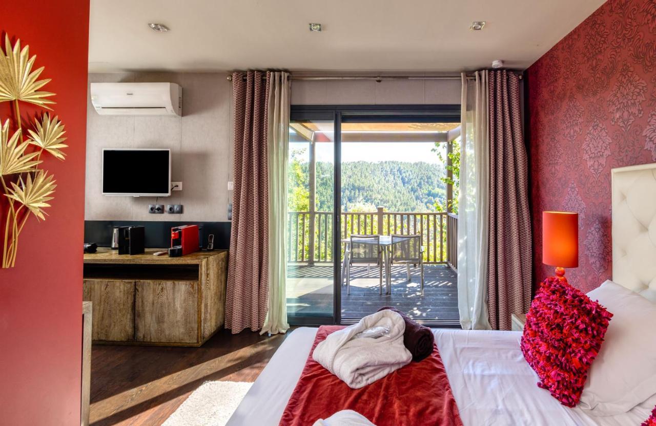 Domaine De Chalveches Hotel Spa 4* Faugeres  Zewnętrze zdjęcie