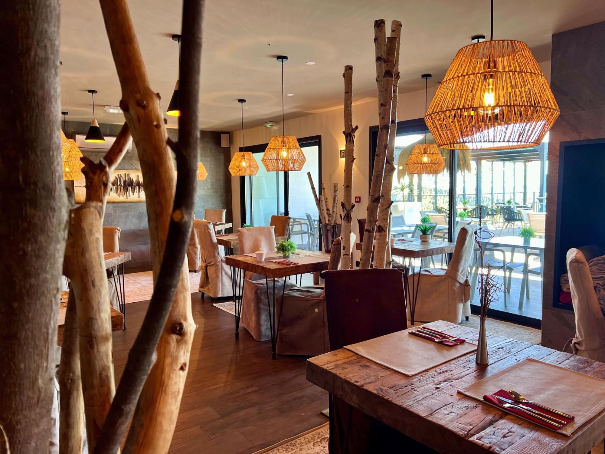 Domaine De Chalveches Hotel Spa 4* Faugeres  Zewnętrze zdjęcie